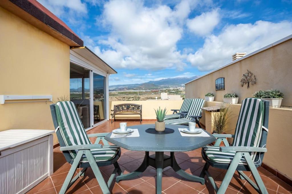 Fabuloso ático tranquilo con amplia terraza El Médano Exterior foto